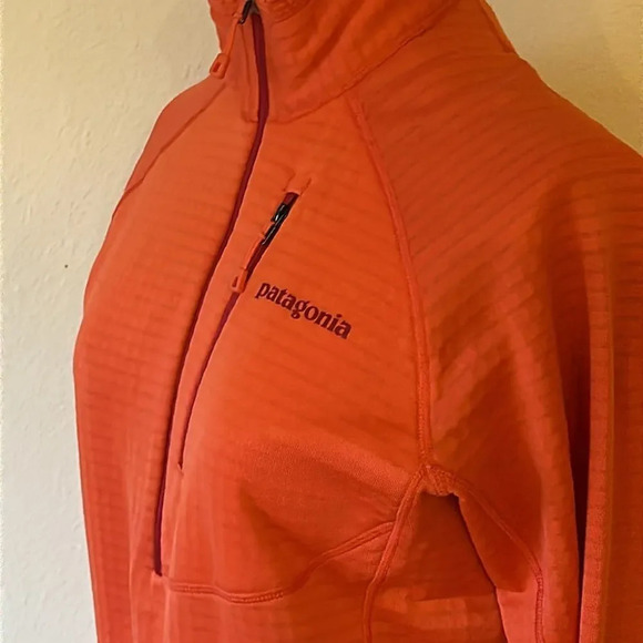 Patagonia sz S salmon pink retool 1/2 zip w/ zip pocket great pre owned cond - Picture 4 of 10